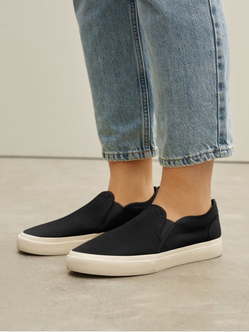 NWOB Everlane Forever Slip-On Sneakers Black Canvas Unisex Men 10 / Women 11.5